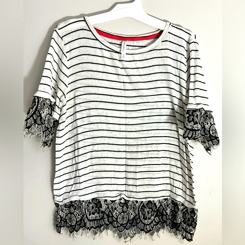 Xhilaration Woman’s Shirt